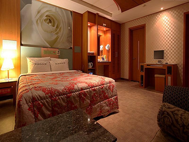 Rampart Hotel Suwon Exterior foto